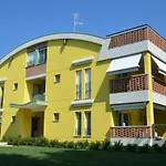 Residenza Leo Бибионе